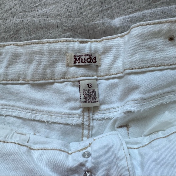 Mudd White Distressed Jeans Women's Capris Size 13 - Picture 4 of 6